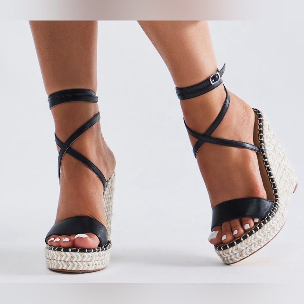 Fashion Nova Black Wedges